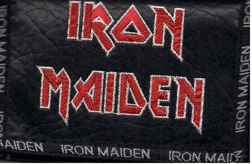 CARTERA IRON MAIDEN LOGO BORDADO + CADENA