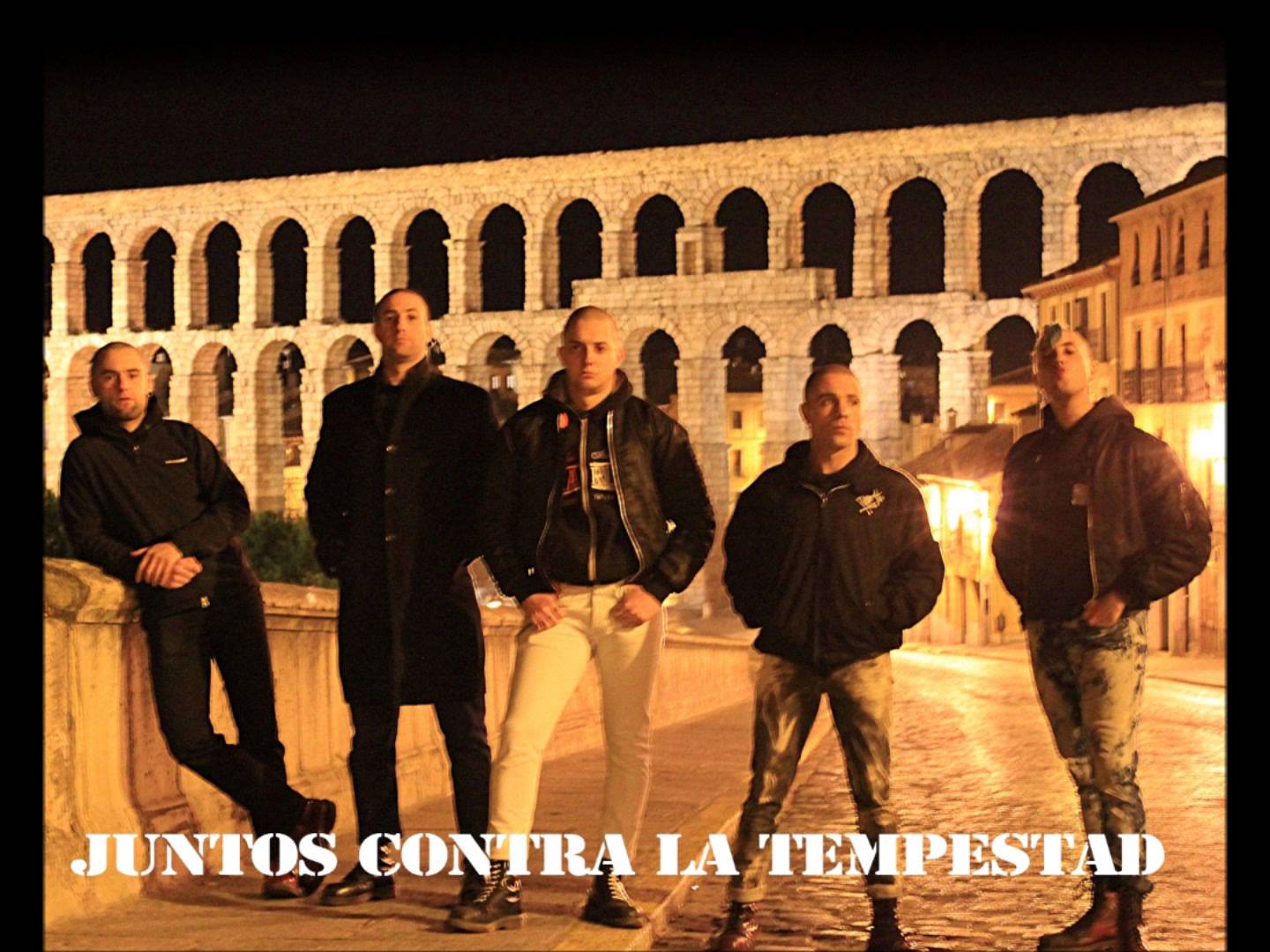 JUNTOS CONTRA LA TEMPESTAD